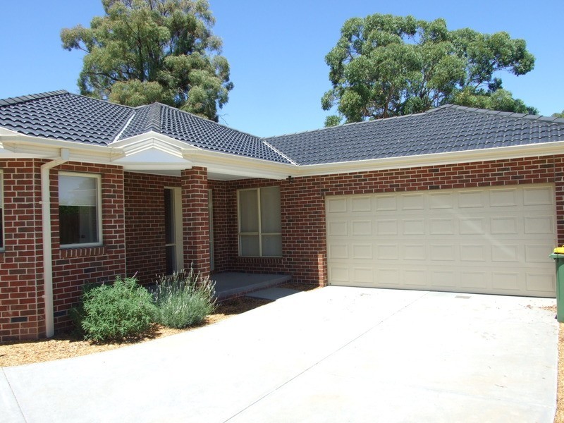 2/710 Mt Dandenong  Road, Kilsyth VIC 3137