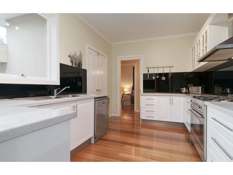 4 Warranwood Road, Warranwood VIC 3134