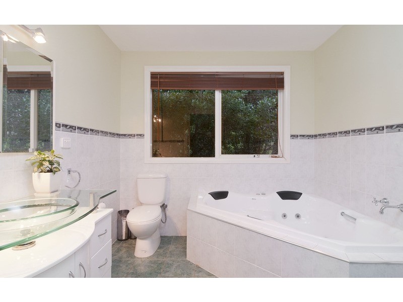 4 Warranwood Road, Warranwood VIC 3134