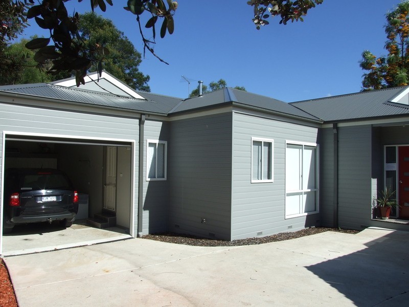 12A Dryden Concourse, Mooroolbark VIC 3138