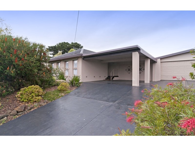 42 Country Club Drive, Chirnside Park VIC 3116
