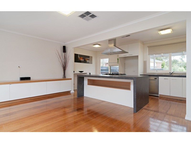 2/6 Wordsworth Street, Mooroolbark VIC 3138