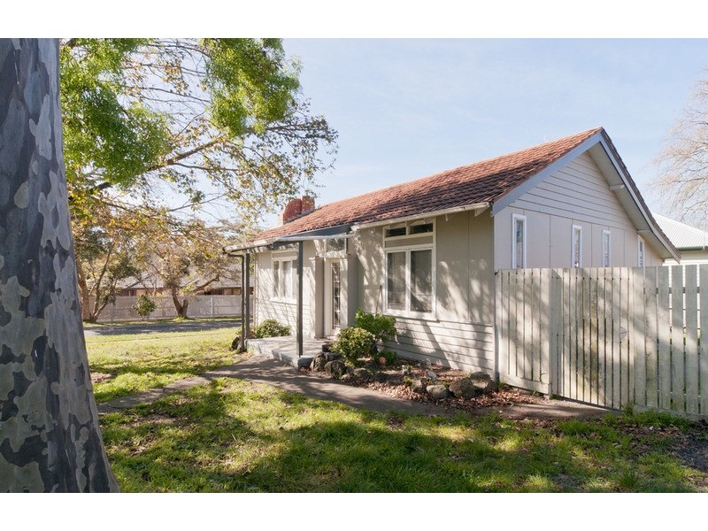 10 Warrien Road, Croydon VIC 3136