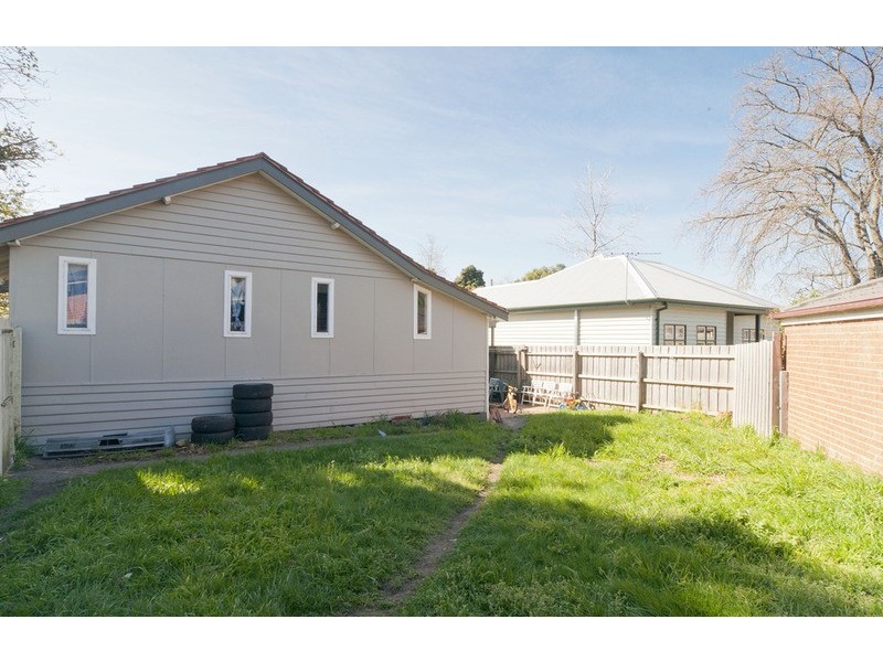 10 Warrien Road, Croydon VIC 3136