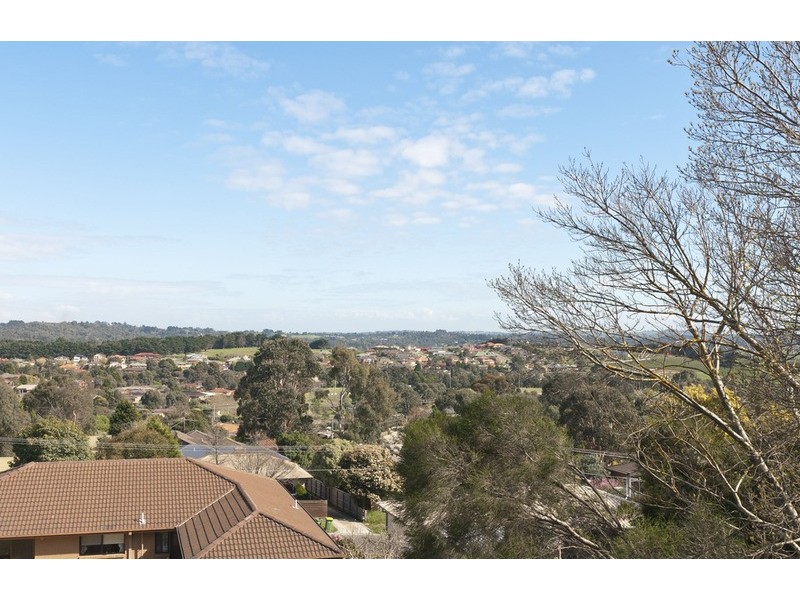 17 Edward Road, Chirnside Park VIC 3116