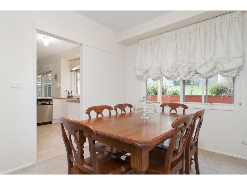 37 McDermott Avenue, Mooroolbark VIC 3138