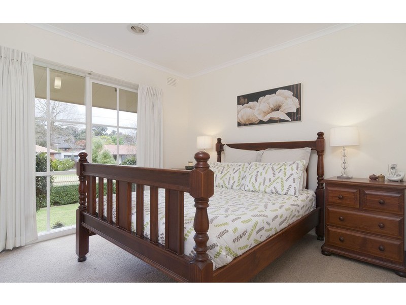 37 McDermott Avenue, Mooroolbark VIC 3138