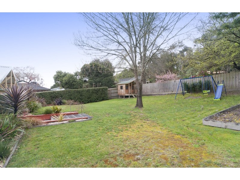 37 McDermott Avenue, Mooroolbark VIC 3138