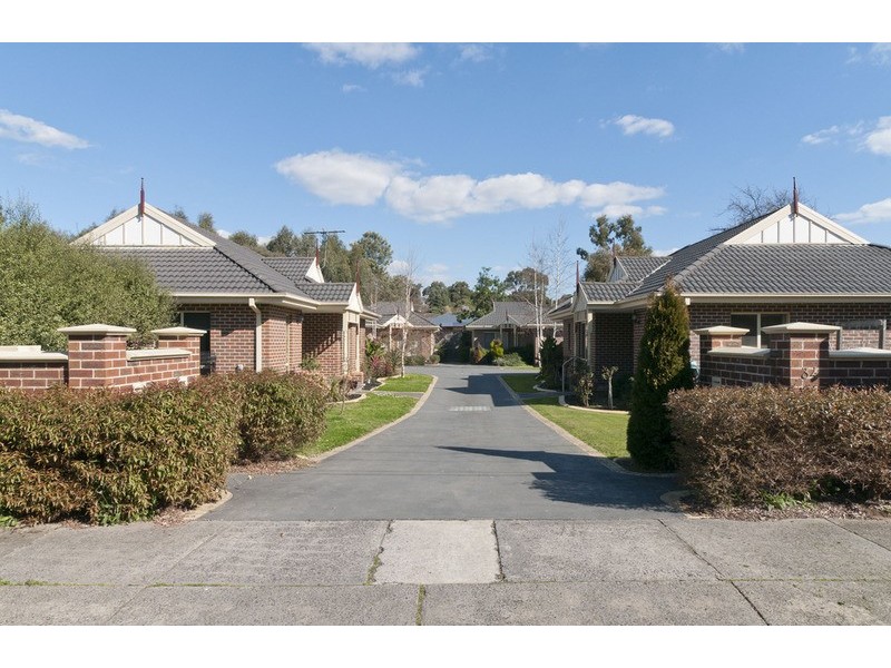 2/34-36 Swinburne Avenue, Mooroolbark VIC 3138