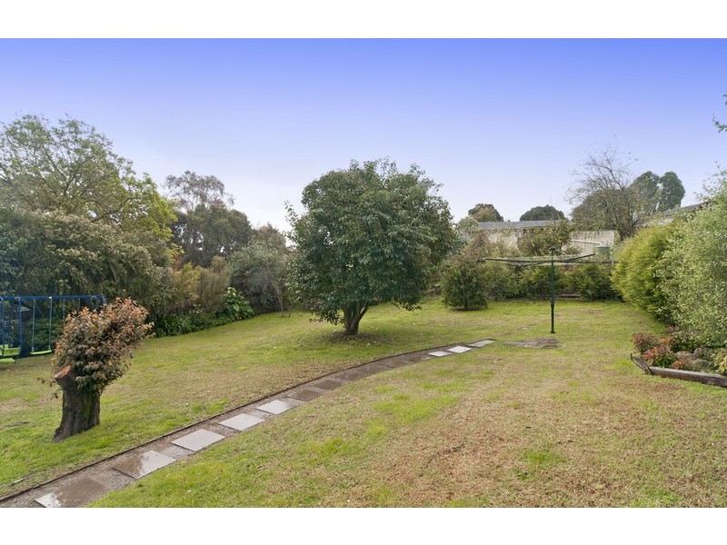 10 Coolabah Street, Mooroolbark VIC 3138