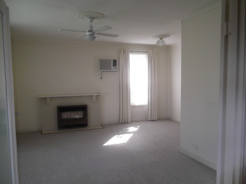 1/11 Wordsworth Street, Mooroolbark VIC 3138