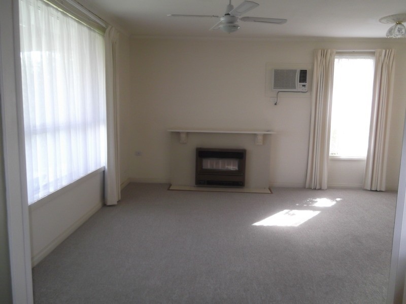 1/11 Wordsworth Street, Mooroolbark VIC 3138