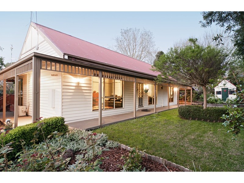 55 Cambridge Road, Mooroolbark VIC 3138