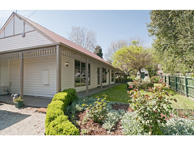 55 Cambridge Road, Mooroolbark VIC 3138