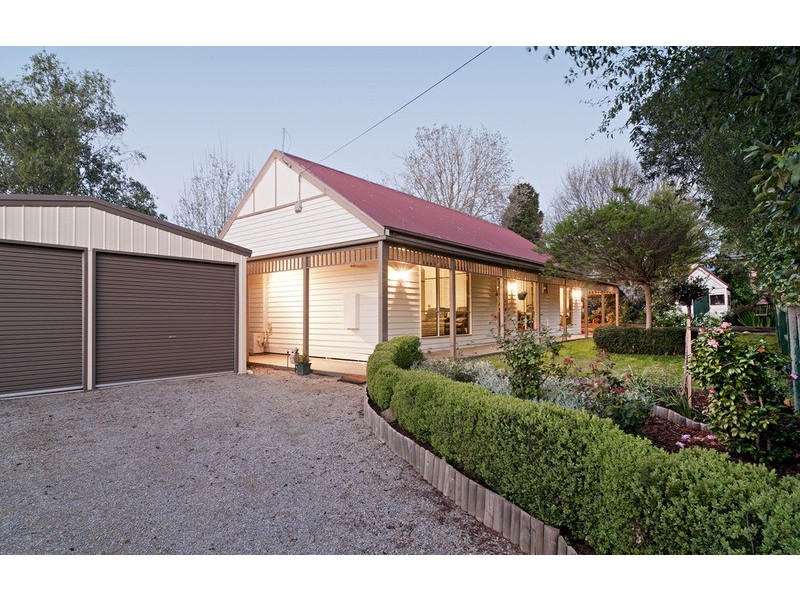 55 Cambridge Road, Mooroolbark VIC 3138