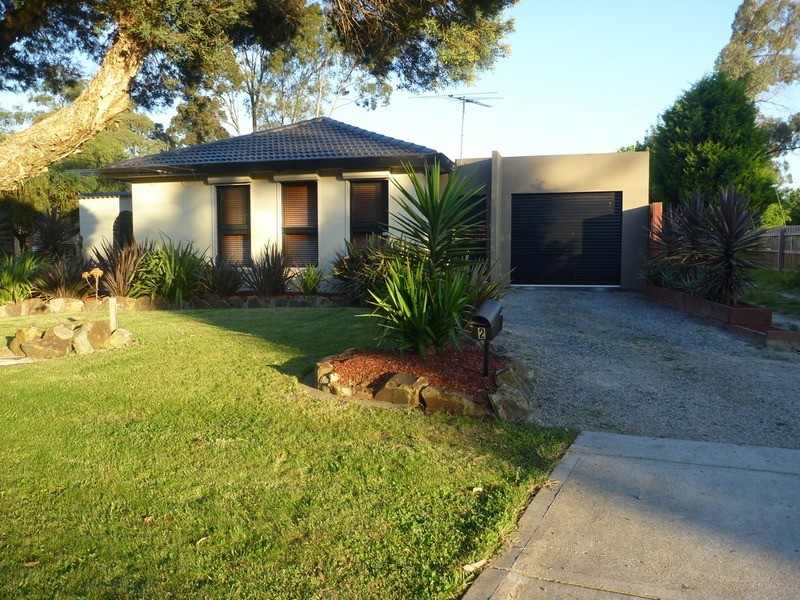 2 Moana  Drive, Mooroolbark VIC 3138