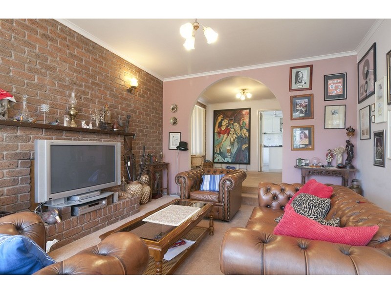 13 Zina Grove, Mooroolbark VIC 3138