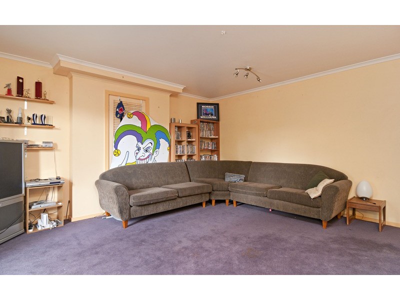 13 Zina Grove, Mooroolbark VIC 3138