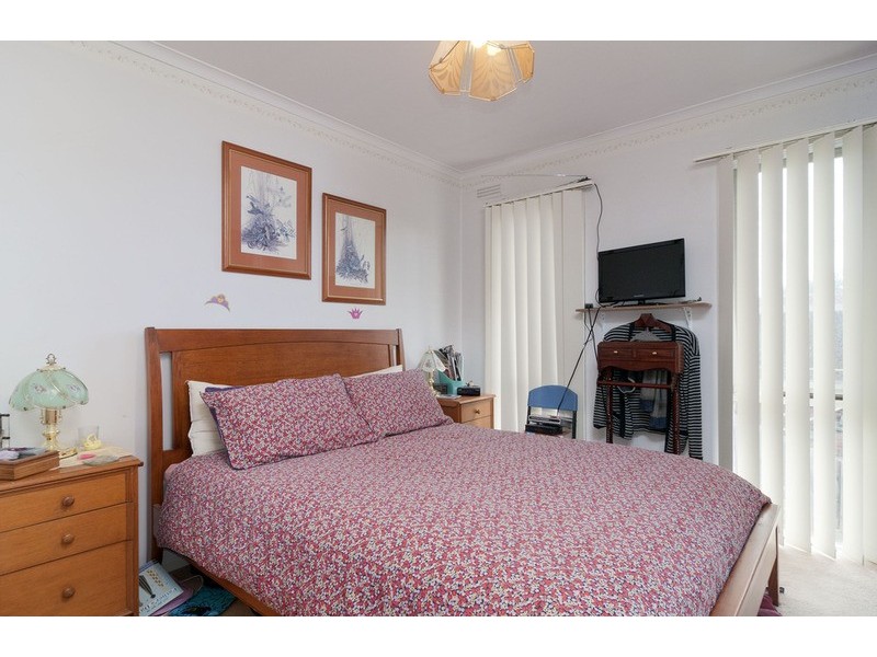 13 Zina Grove, Mooroolbark VIC 3138