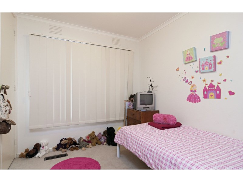 13 Zina Grove, Mooroolbark VIC 3138