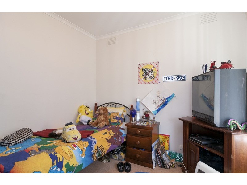 13 Zina Grove, Mooroolbark VIC 3138