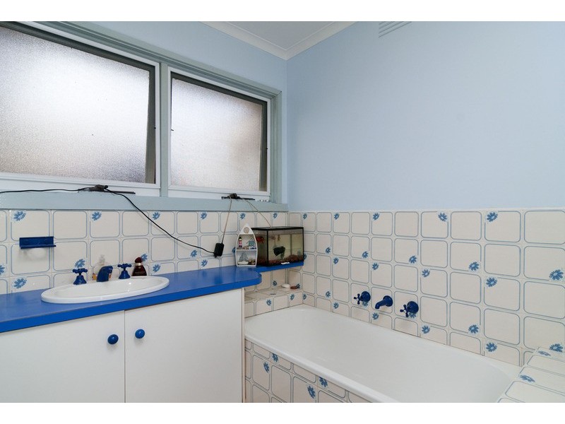 13 Zina Grove, Mooroolbark VIC 3138