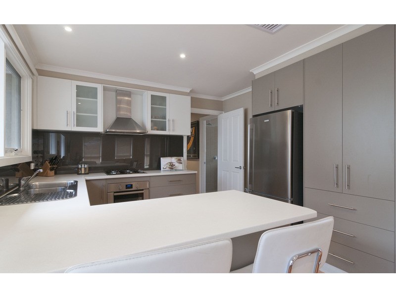 28 Swinburne Avenue, Mooroolbark VIC 3138