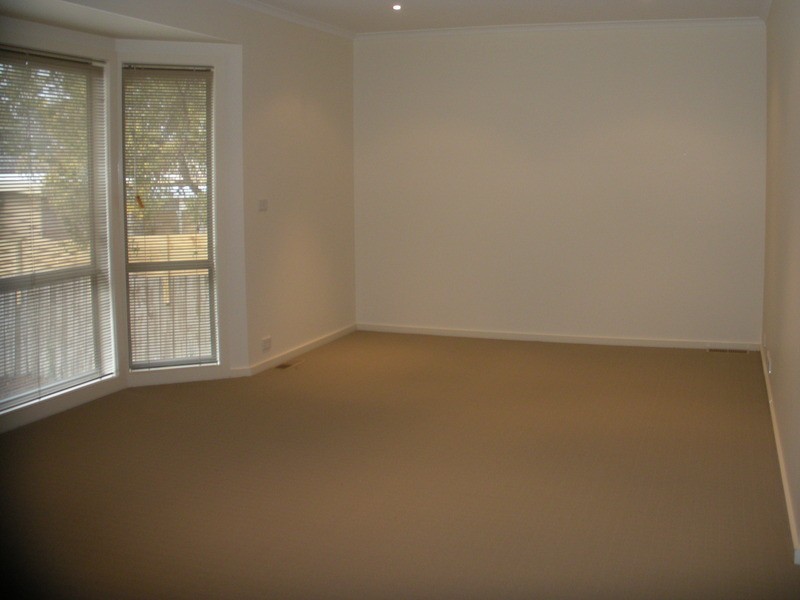 190A Lincoln  Road, Croydon VIC 3136