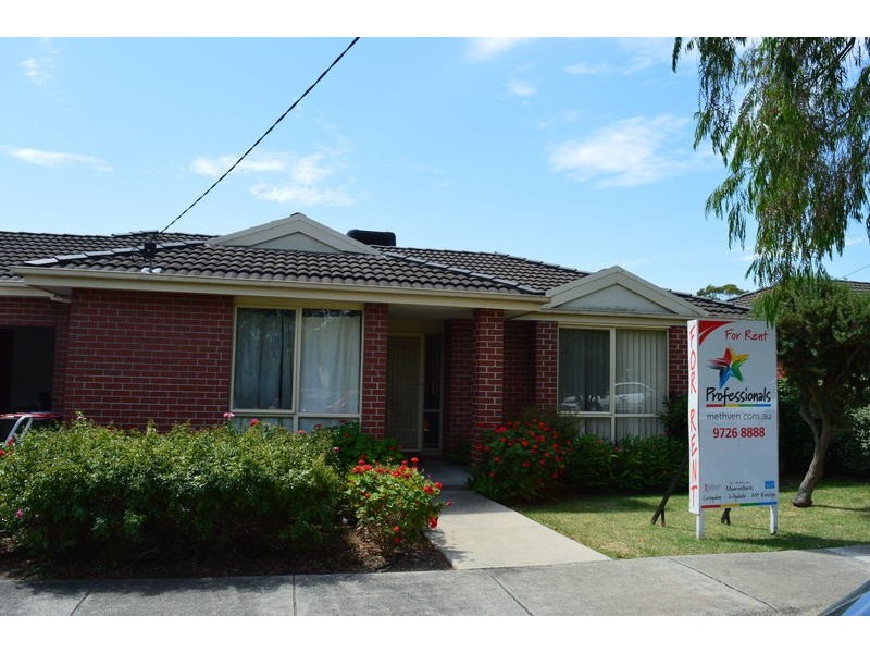 3/4 Cullis Parade, Bayswater VIC 3153