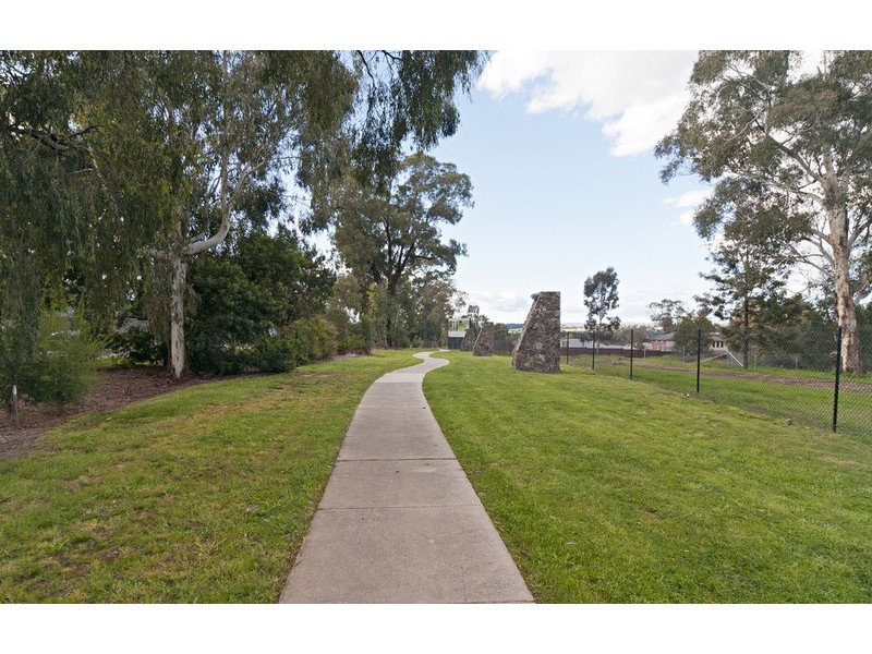 47 The Range Boulevard, Croydon VIC 3136