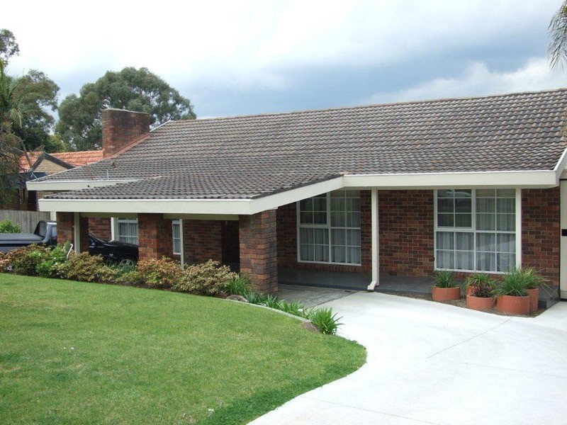 16 Barina Avenue, Mooroolbark VIC 3138