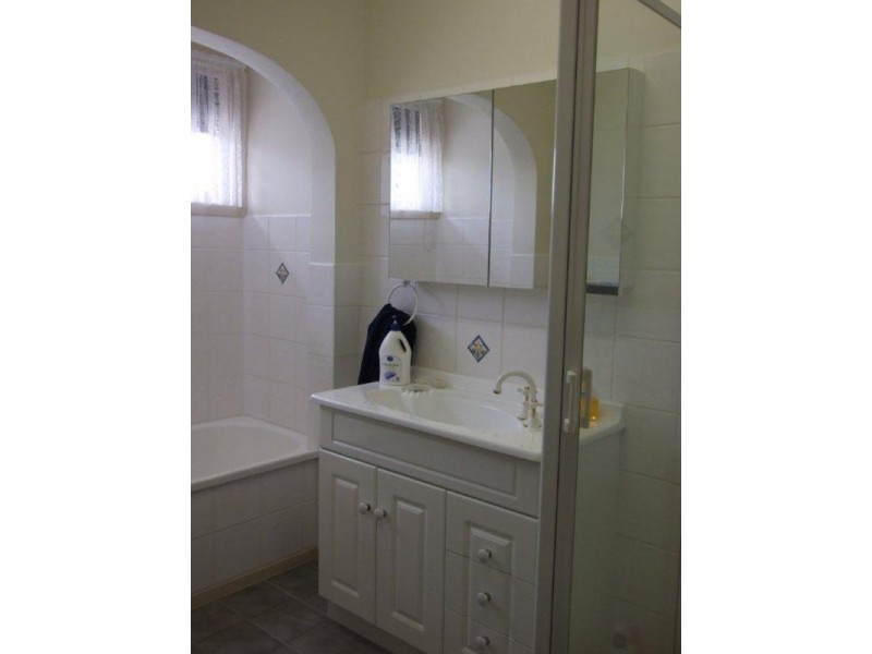 16 Barina Avenue, Mooroolbark VIC 3138