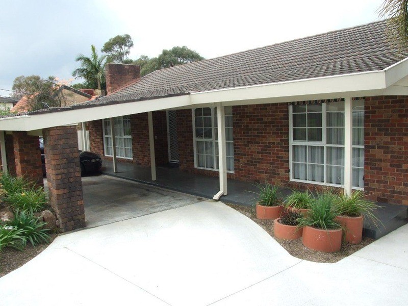 16 Barina Avenue, Mooroolbark VIC 3138