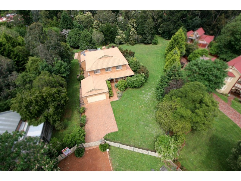 4 Laura  Lane, Mooroolbark VIC 3138