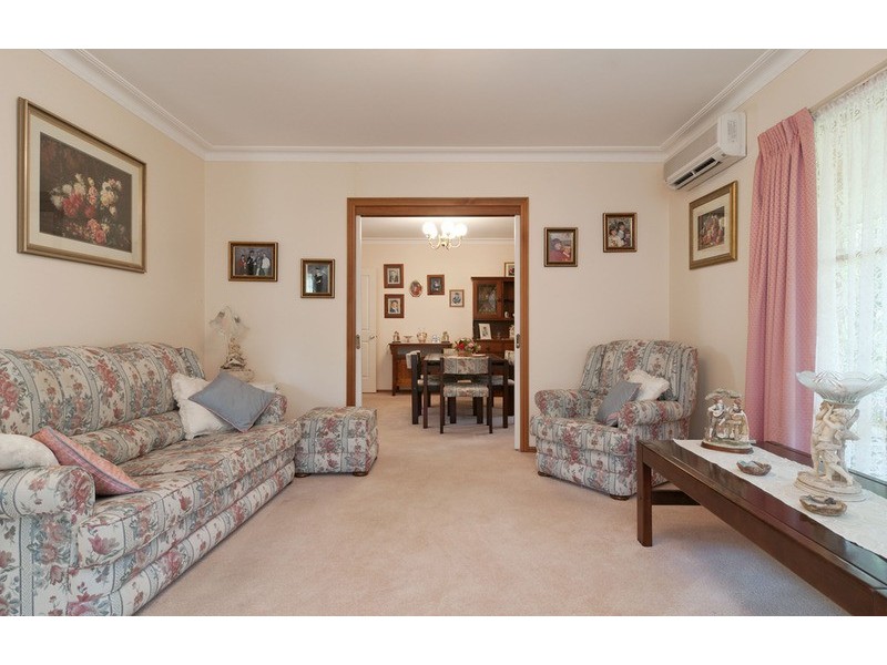 4 Laura  Lane, Mooroolbark VIC 3138