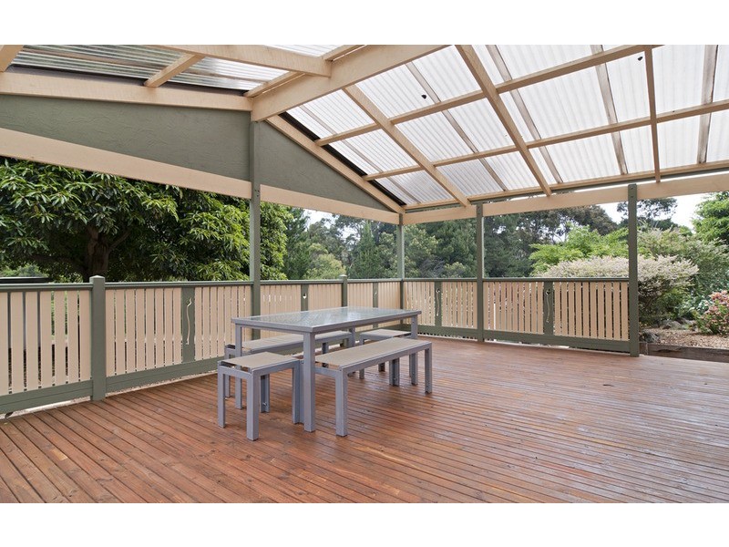 4 Laura  Lane, Mooroolbark VIC 3138