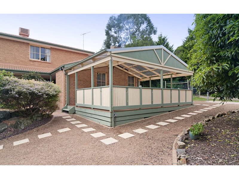 4 Laura  Lane, Mooroolbark VIC 3138