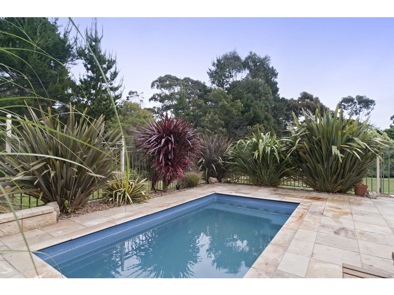 4 Laura  Lane, Mooroolbark VIC 3138
