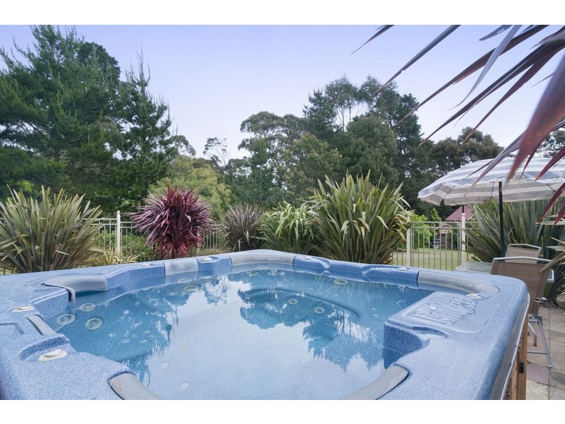 4 Laura  Lane, Mooroolbark VIC 3138