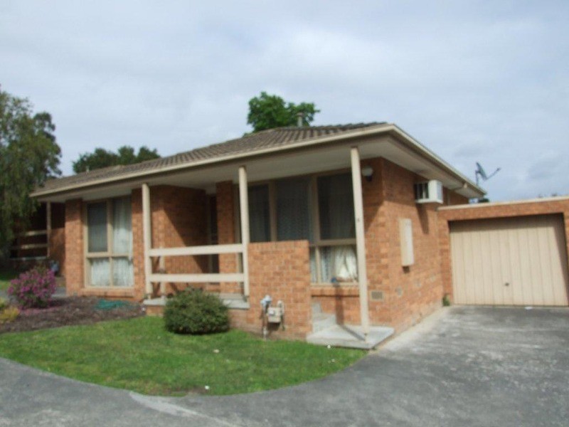 2/237-239 Hull Road, Mooroolbark VIC 3138