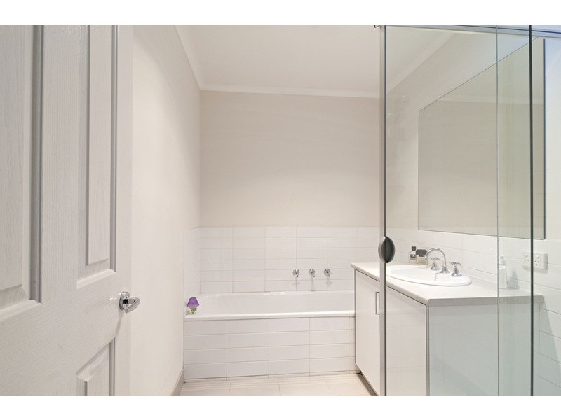 4 Dunoon Street, Mooroolbark VIC 3138