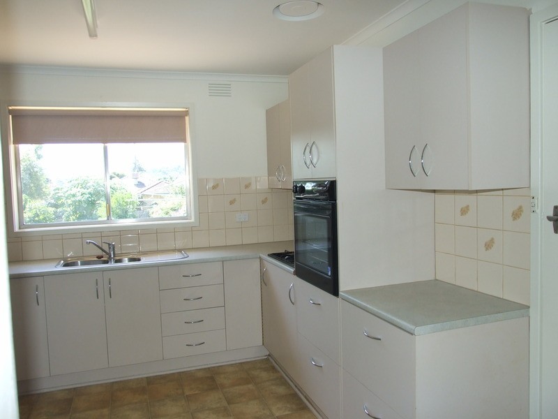 17 Nolan Avenue, Mooroolbark VIC 3138