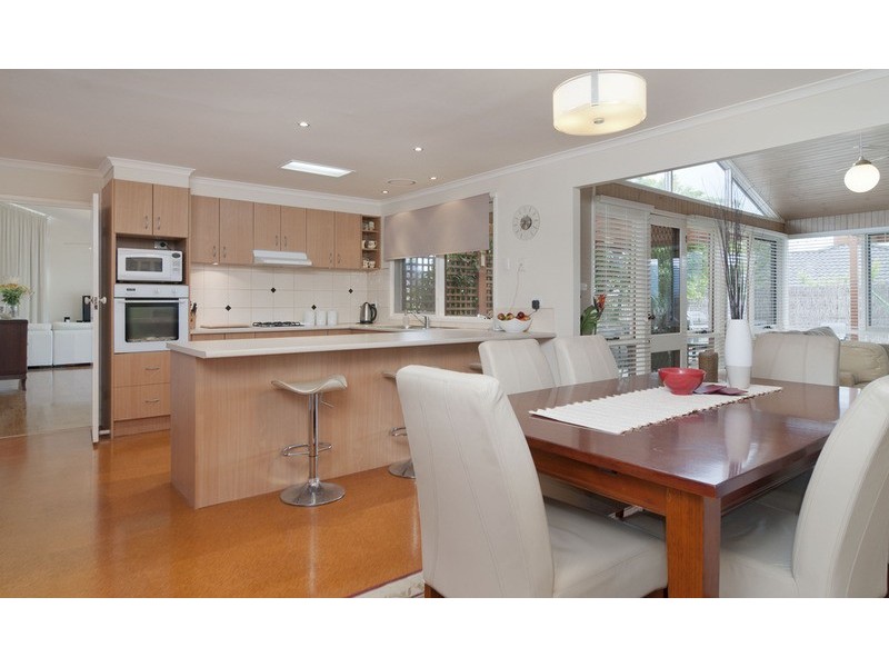 16 Maralee Drive, Mooroolbark VIC 3138