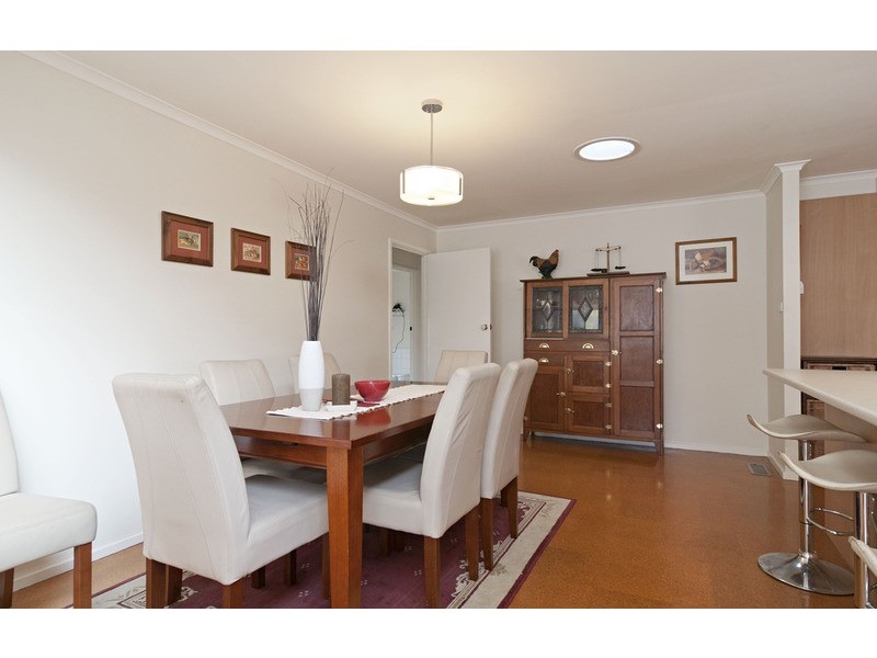 16 Maralee Drive, Mooroolbark VIC 3138