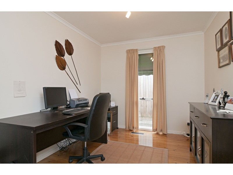 16 Maralee Drive, Mooroolbark VIC 3138