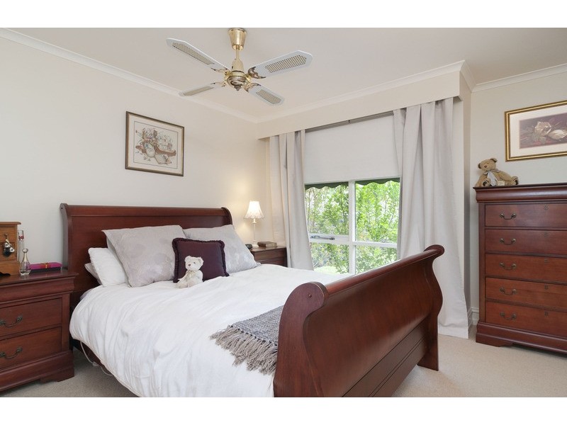 16 Maralee Drive, Mooroolbark VIC 3138