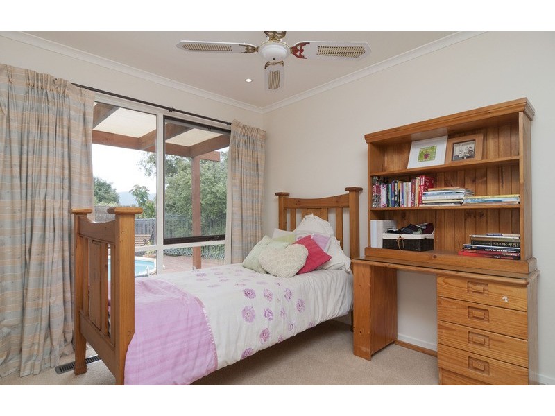 16 Maralee Drive, Mooroolbark VIC 3138