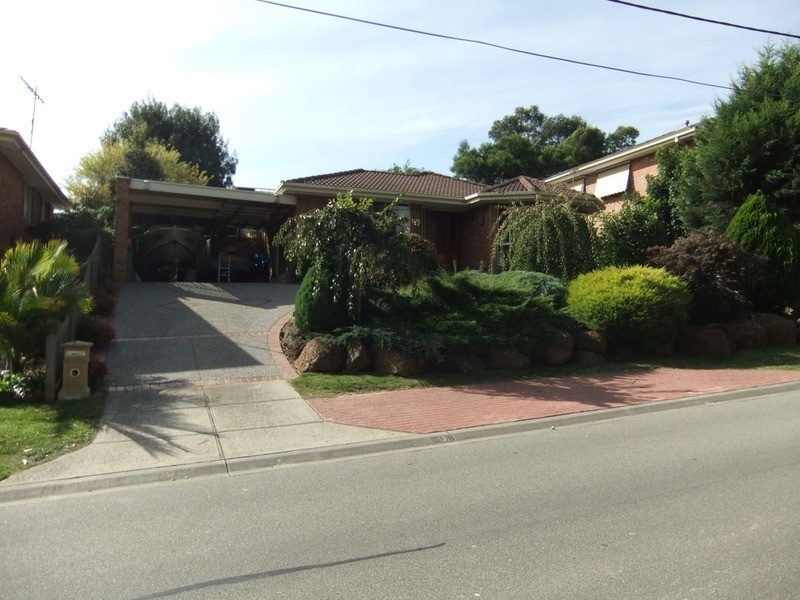 9 Green  Street, Mooroolbark VIC 3138