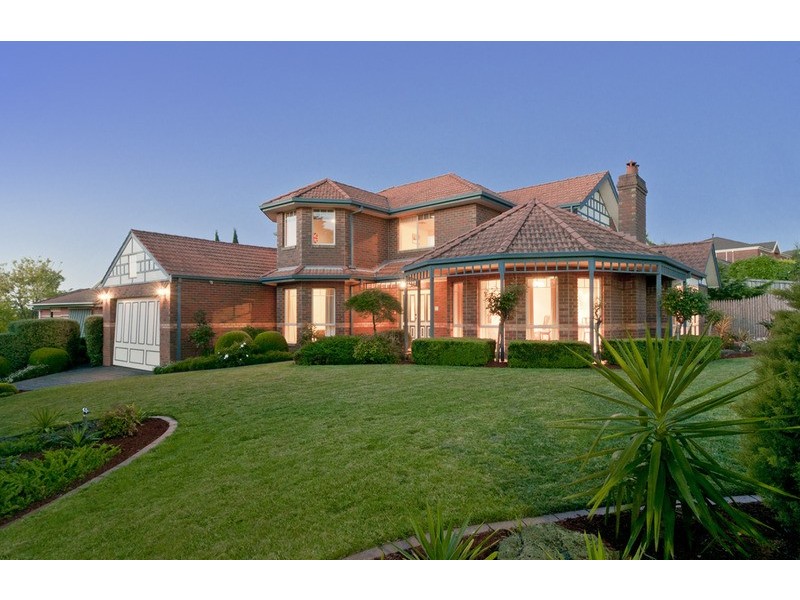 25-27 Yarraridge Drive, Chirnside Park VIC 3116