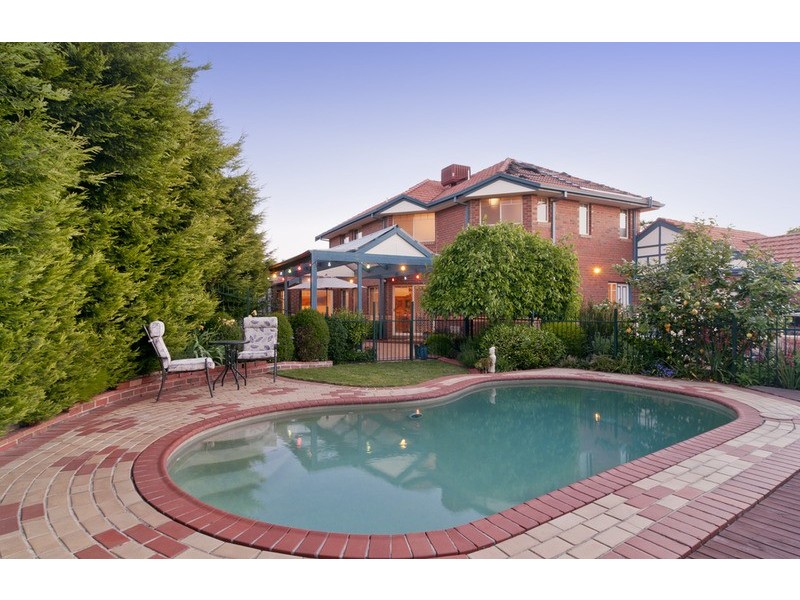 25-27 Yarraridge Drive, Chirnside Park VIC 3116